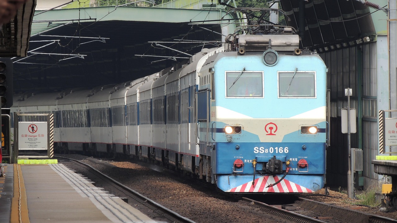 五菱燃油觀光車最新款，現(xiàn)代都市便捷與舒適的探索之旅